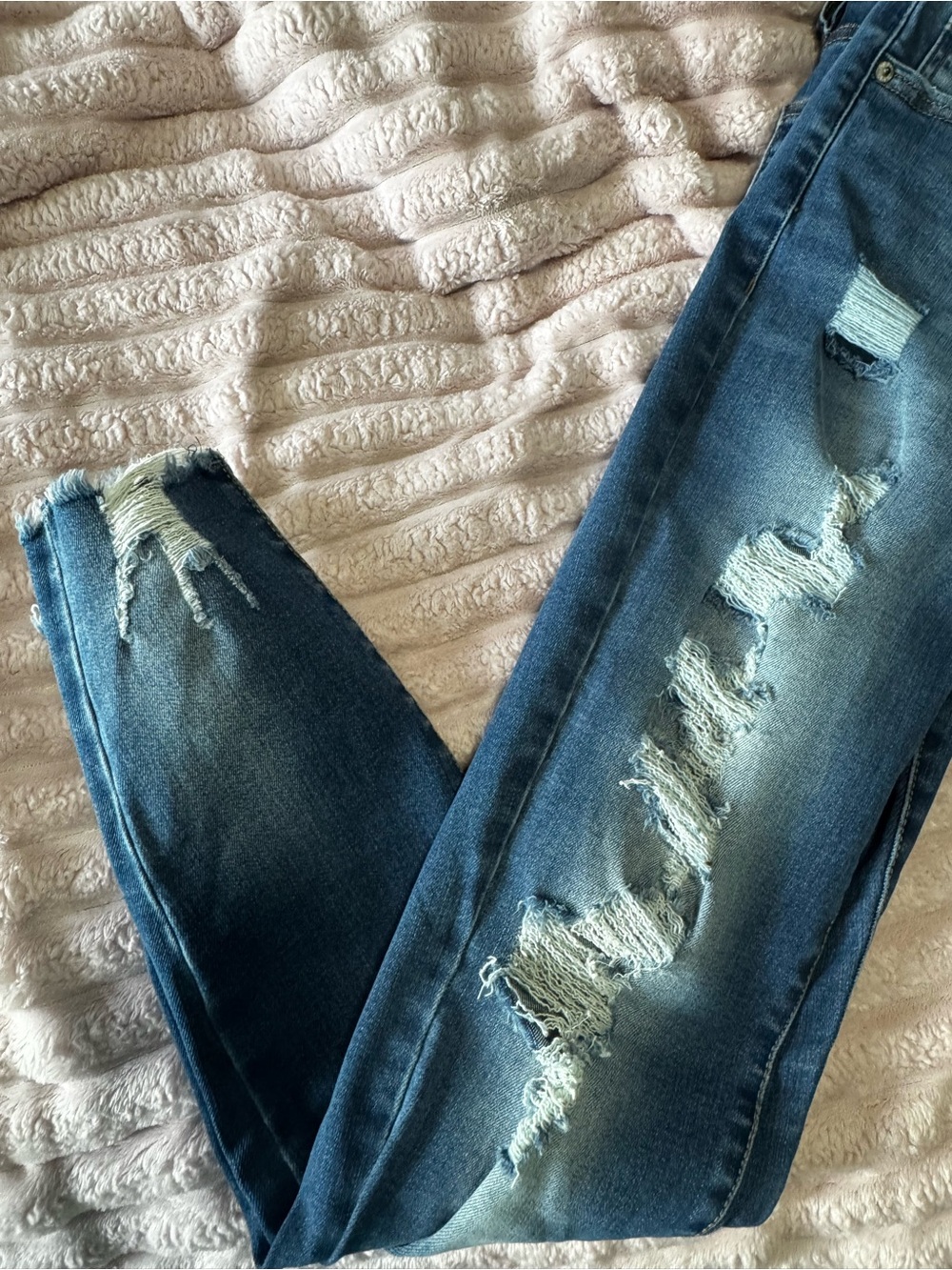 Women's Aeropostale Distressed Blue Skinny Jeans - Classic Dark Wash